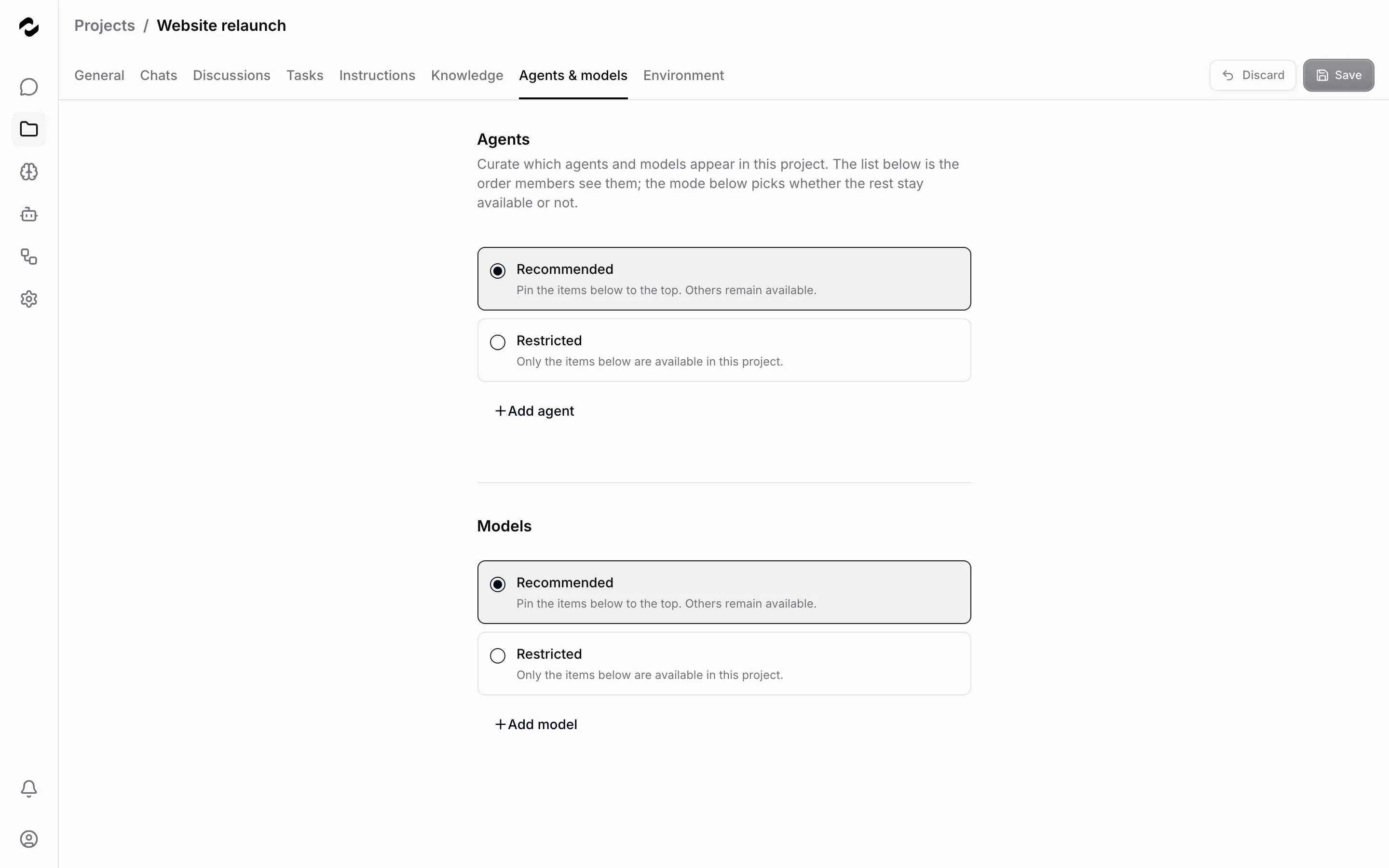 Der Tab Agenten & Modelle eines Projekts mit zwei Optionsgruppen, Agenten und Modelle, die jeweils einen Modus Empfohlen und einen Modus Eingeschränkt samt Hinzufügen-Button anbieten.