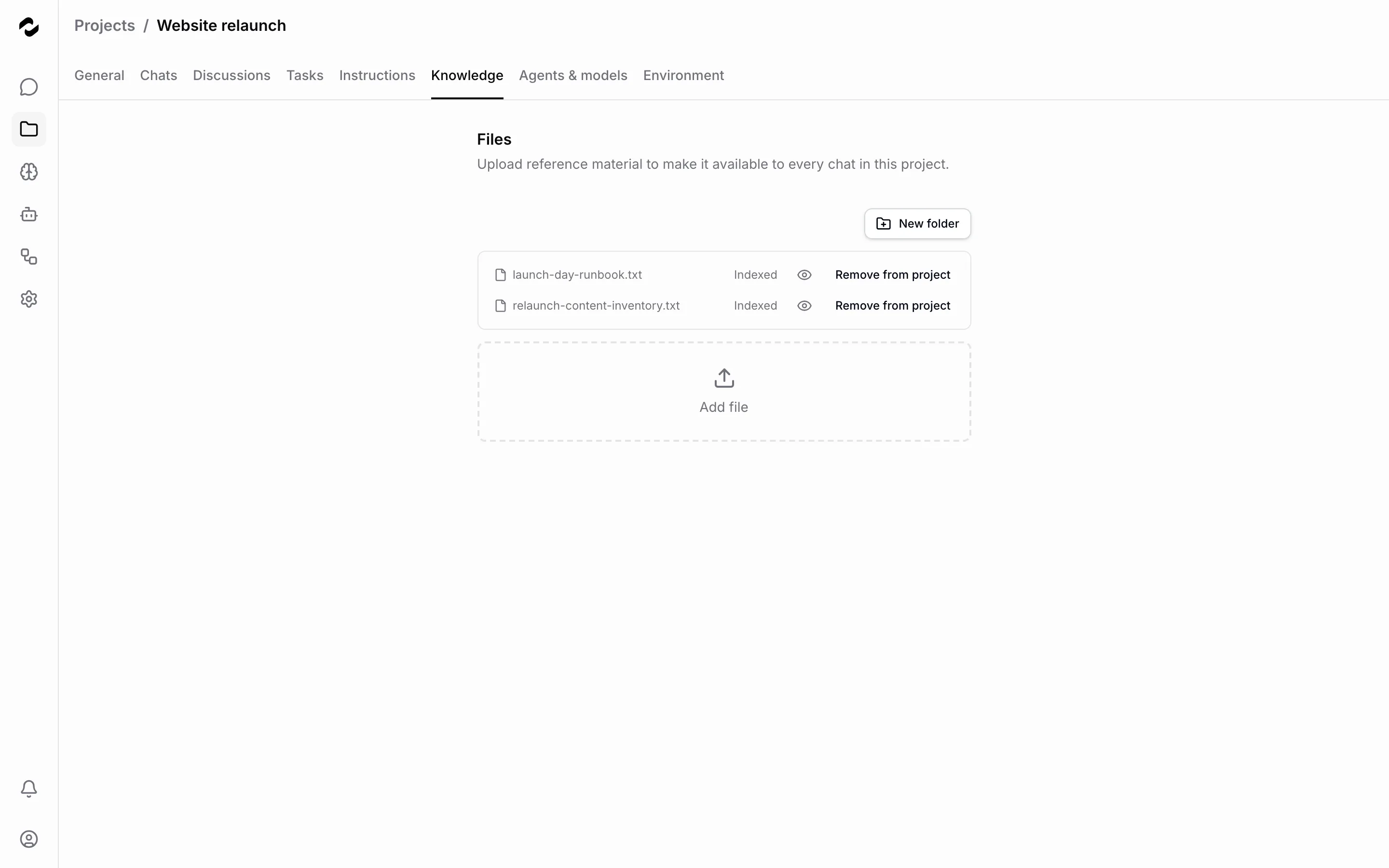 L’onglet Connaissances du projet Website relaunch montrant deux fichiers indexés dans l’arborescence, un bouton Nouveau dossier et la zone de dépôt Ajouter un fichier.